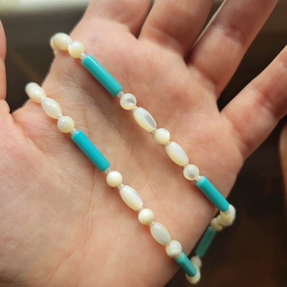 Vintage Dainty Mother of Pearl Shell Turquoise Bead Beaded Necklace - Picture 6 of 7